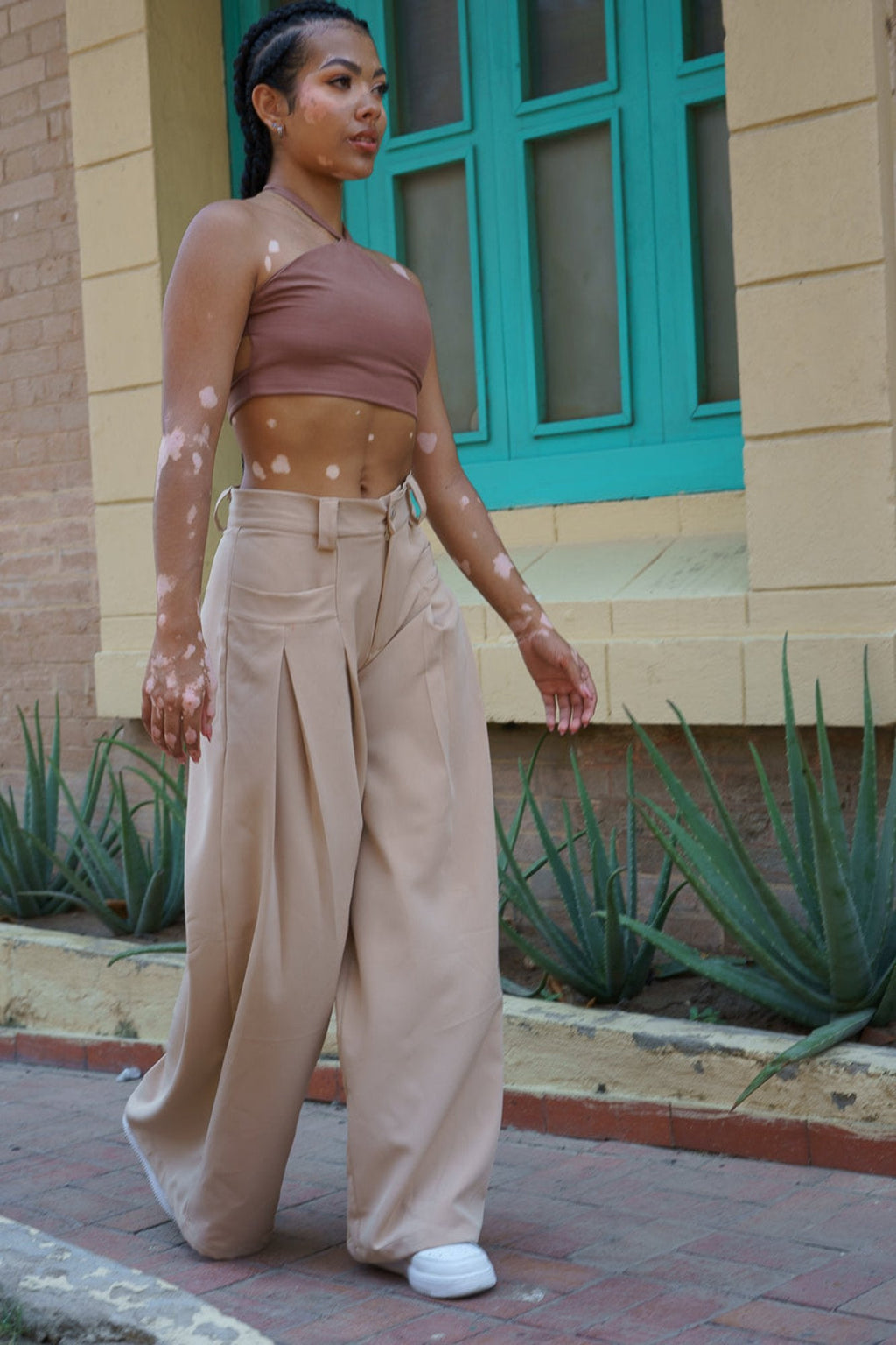 Pantalón wide leg tiro alto en noche de viena beige - Virgi