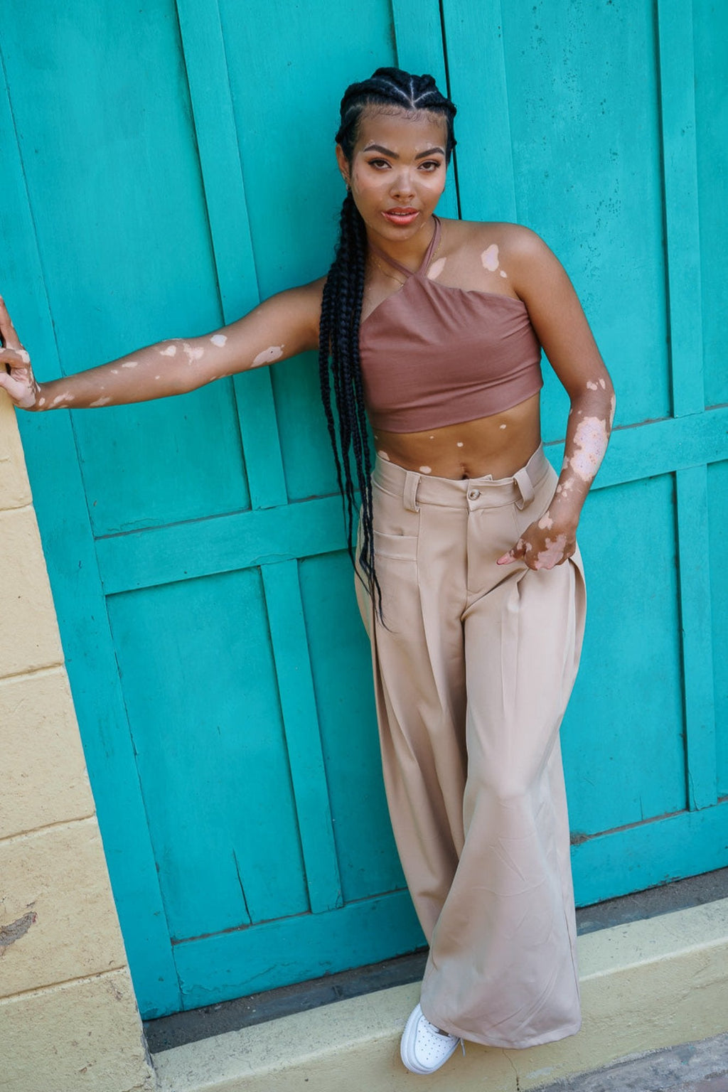 Pantalón wide leg tiro alto en noche de viena beige - Virgi